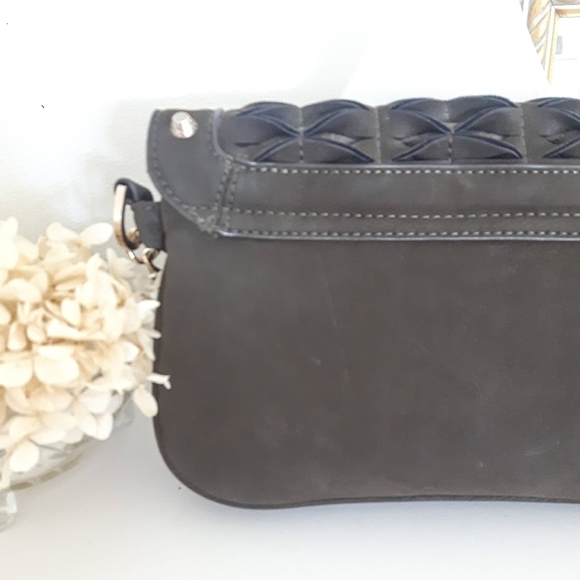 2/$35 SALE  Vegan IZZY & Ali  Pleated Design Medium sized Purse - Picture 2 of 9